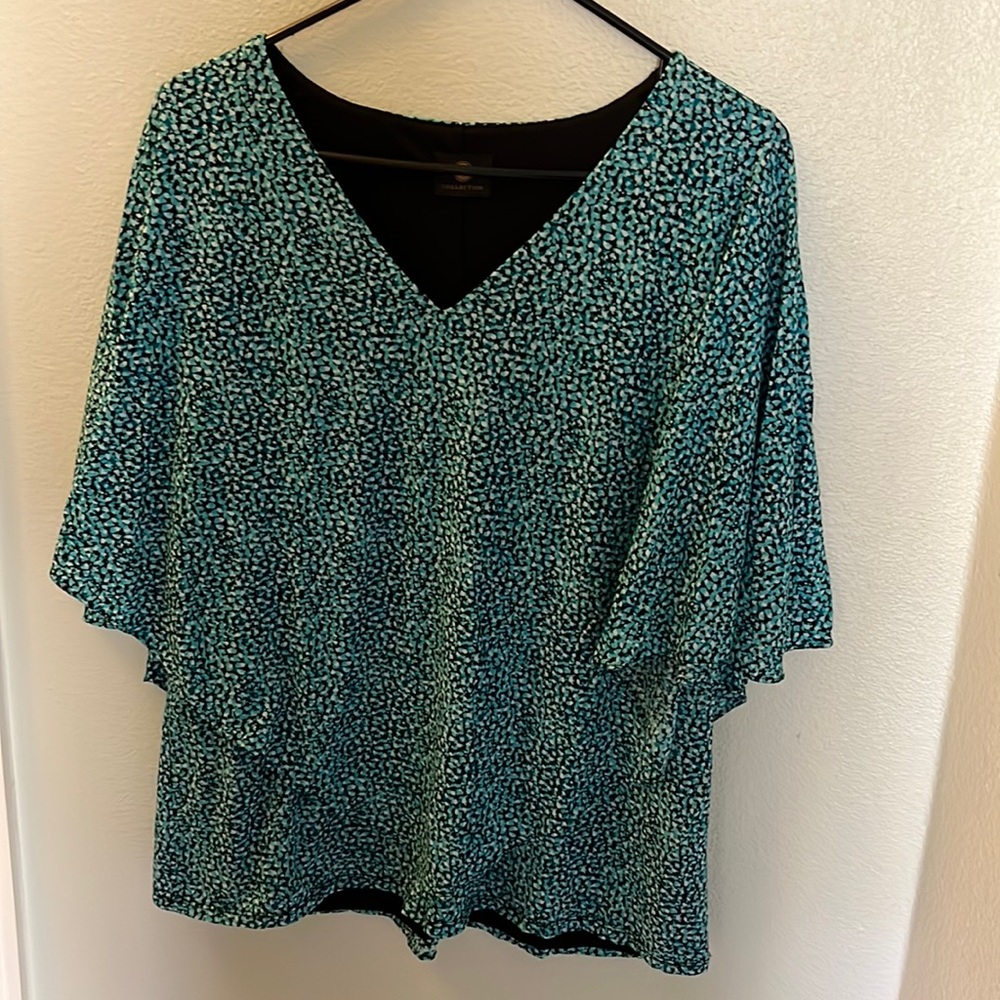 Women’s XL multicolored top with built-in shawl and v-neck, JMCollection